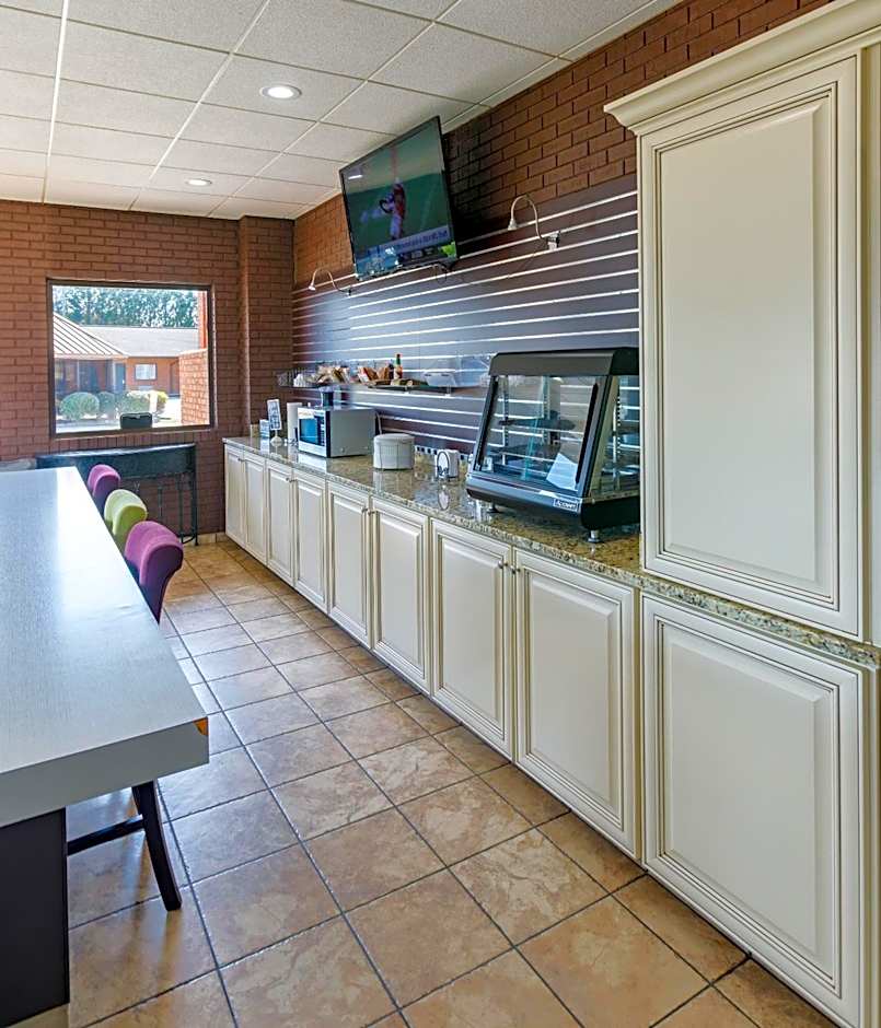 Gadsden Inn and Suites