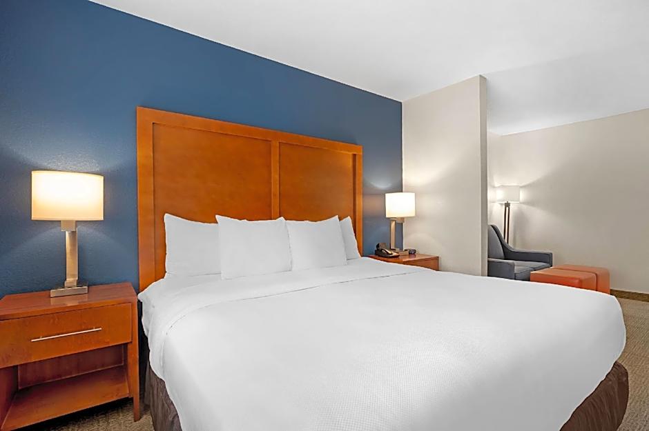 Comfort Inn & Suites North Greenfield