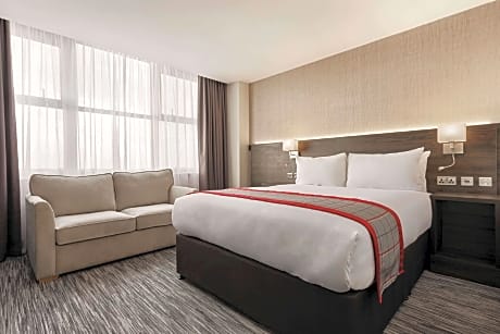 1 Double Bed And 2 Single Beds  Non-Smoking