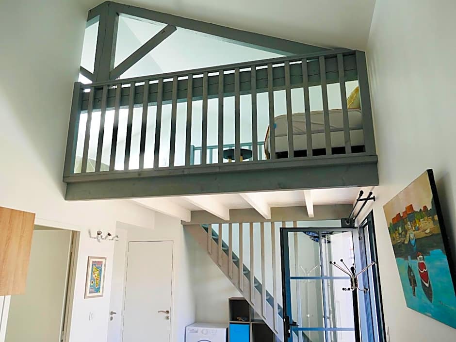 Residence Clos des Aigrettes -Appartements a 30m du Port de La Cotiniere , Ile d Oleron -commerces et plages a pied