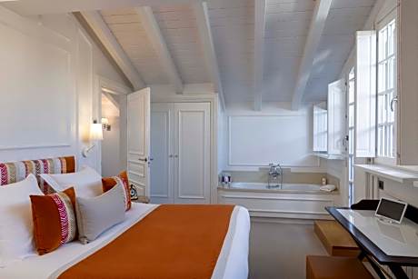 Superior Suite with Balcony