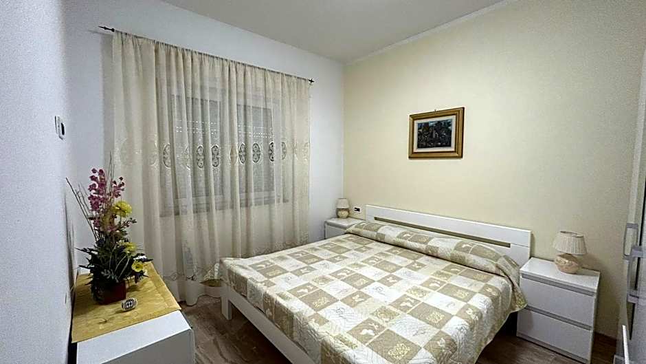 Photo 1 of 8 of 1 Bedroom Apartment, Pool View