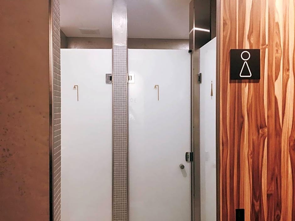 Bouti Waterfront Hotel