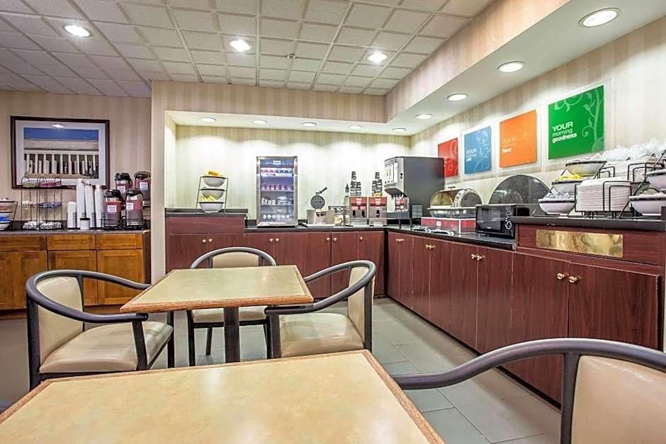 Comfort Inn & Suites Ft.Jackson Maingate