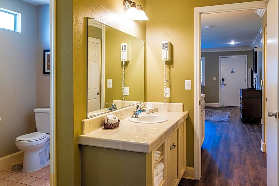 Cambria Pines Lodge