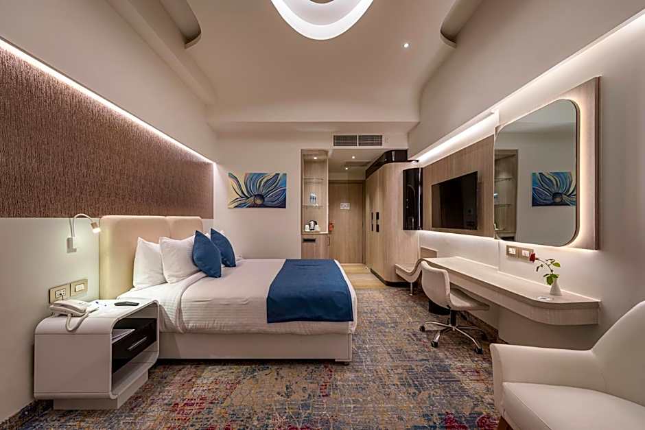 Crowne Plaza Alexandria Mirage by IHG