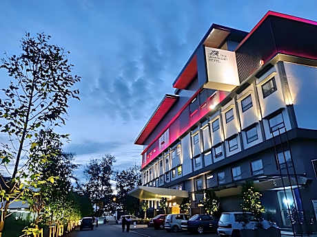 TSR SeaFront Hotel