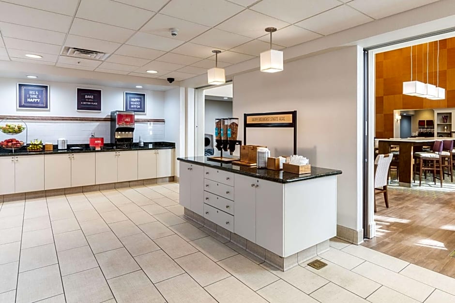 Hampton Inn By Hilton & Suites Manchester