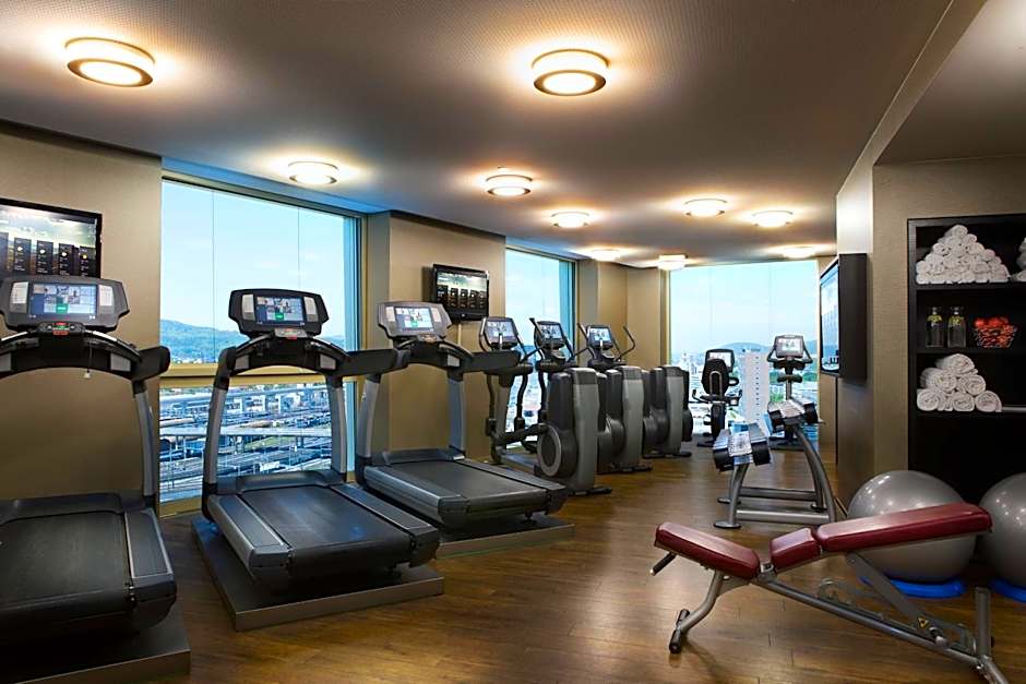 Renaissance by Marriott Zurich Tower Hotel