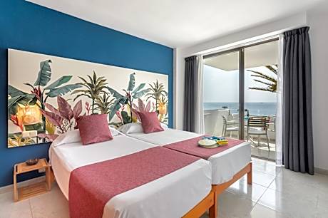 Two-Bedroom Apartment with Sea View