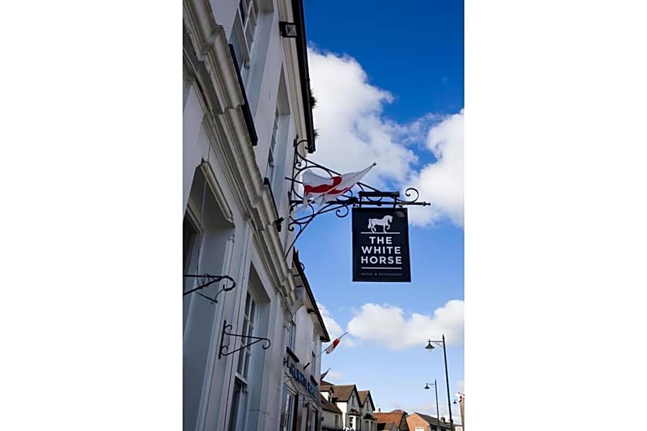 OYO White Horse Hotel