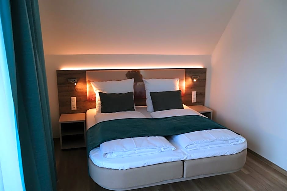 Meyn's Apartments & Hotel