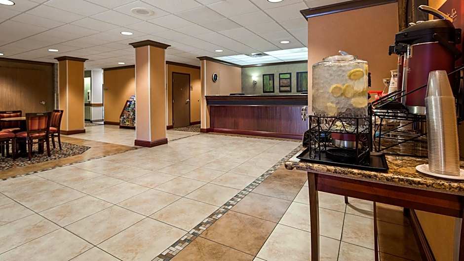 Best Western Cascade Inn & Suites