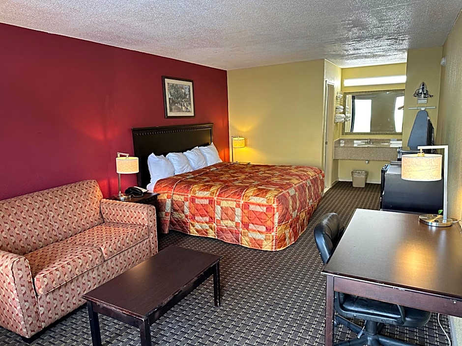 Royal Inn - Anniston