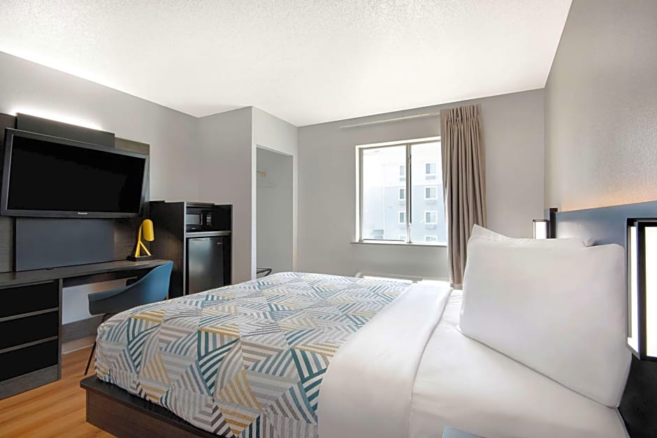 Motel 6-San Antonio, TX - South