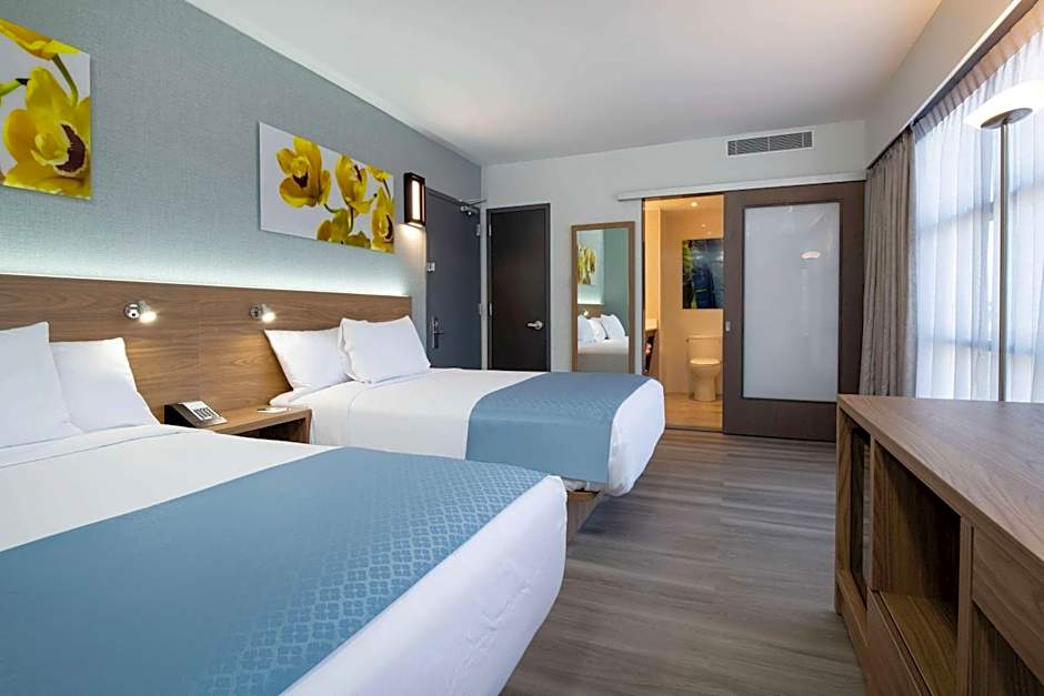 Wingate by Wyndham Long Island City