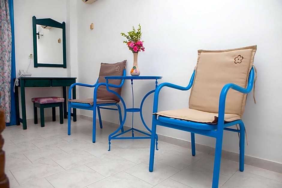 Vardes Hotel Studios