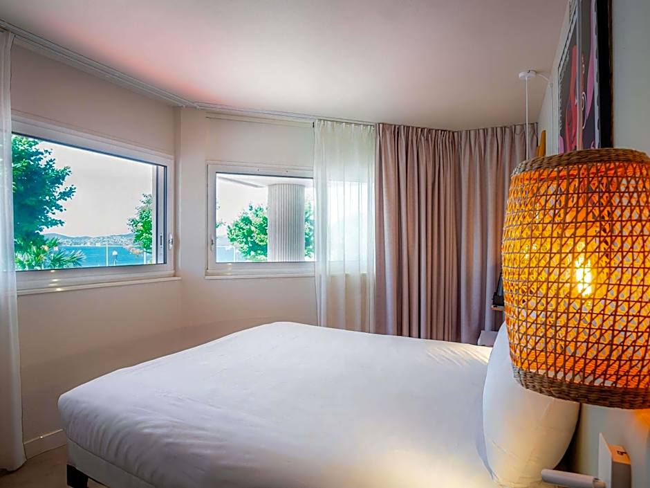 Mercure Saint Raphael Centre PLage