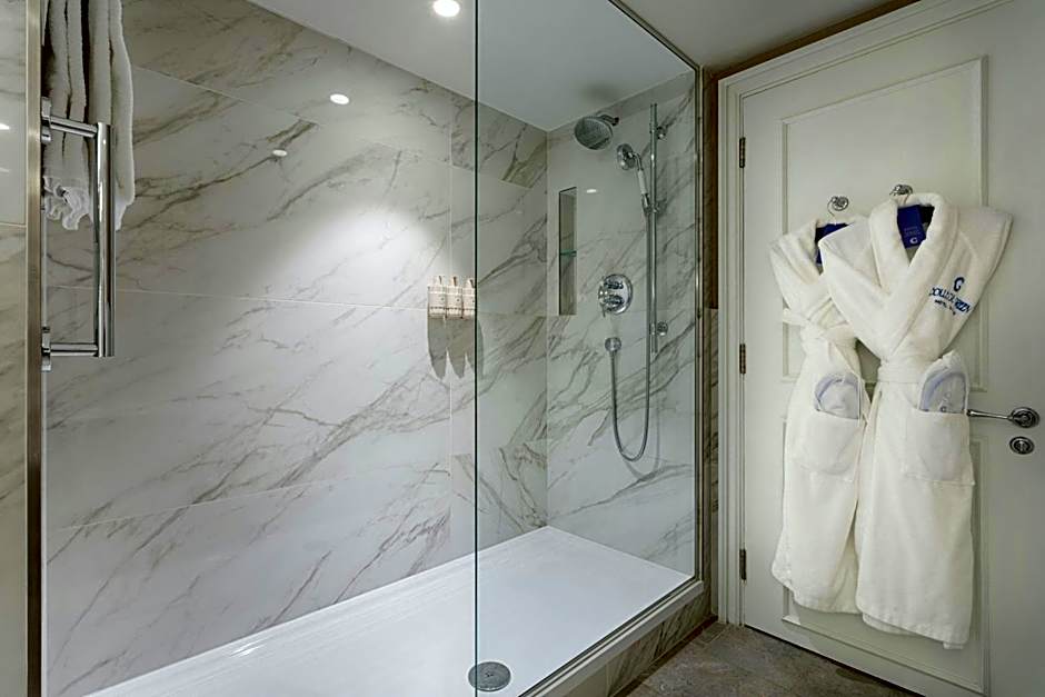 The College Green Dublin Hotel, Autograph Collection 