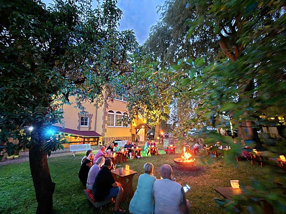 Ostsee-Rittergut-Rügen mit BinzHotel & OrdensKapelle & RomantikGut