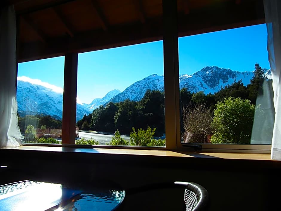 Aoraki Mount Cook Alpine Lodge