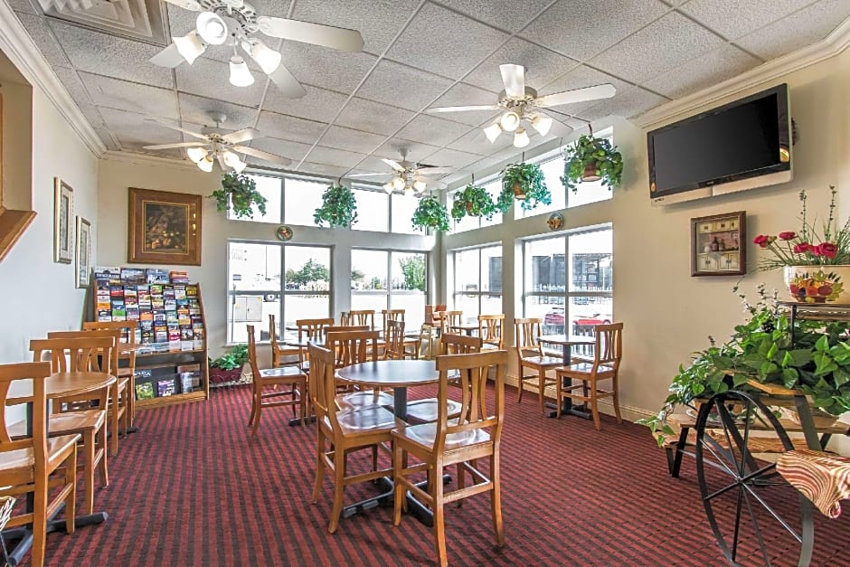 Comfort Inn At Founders Tower