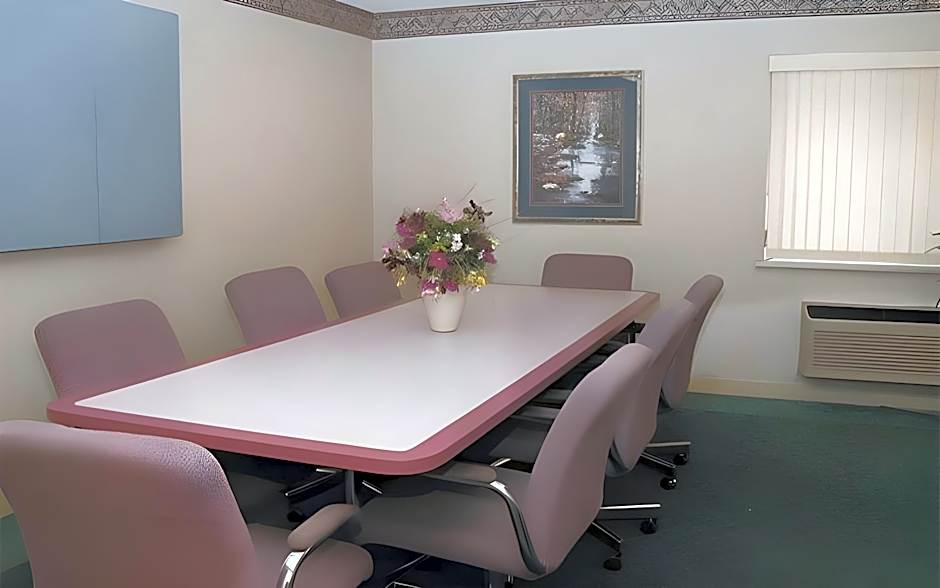 Norwood Inn & Suites Indianapolis East Post Drive