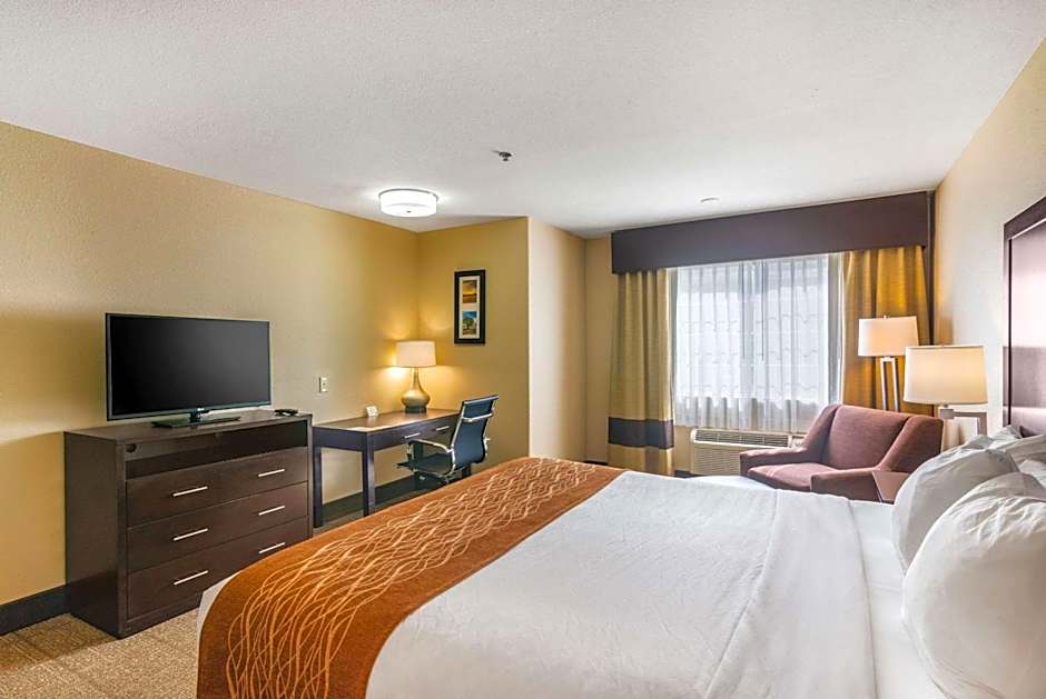 Comfort Inn & Suites