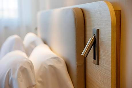 Standard Queen Room - Free Breakfast