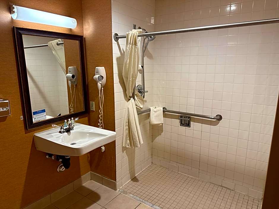 Quality Inn and Conference Center Greeley Downtown