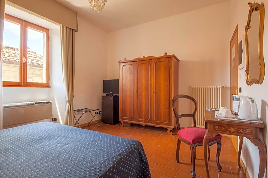 Hotel Titano