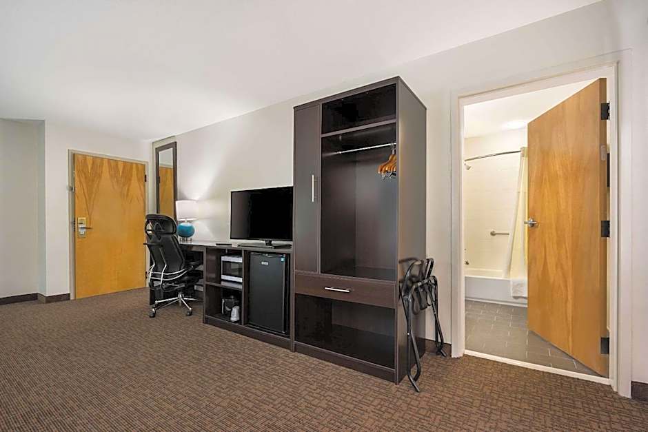 Sleep Inn & Suites