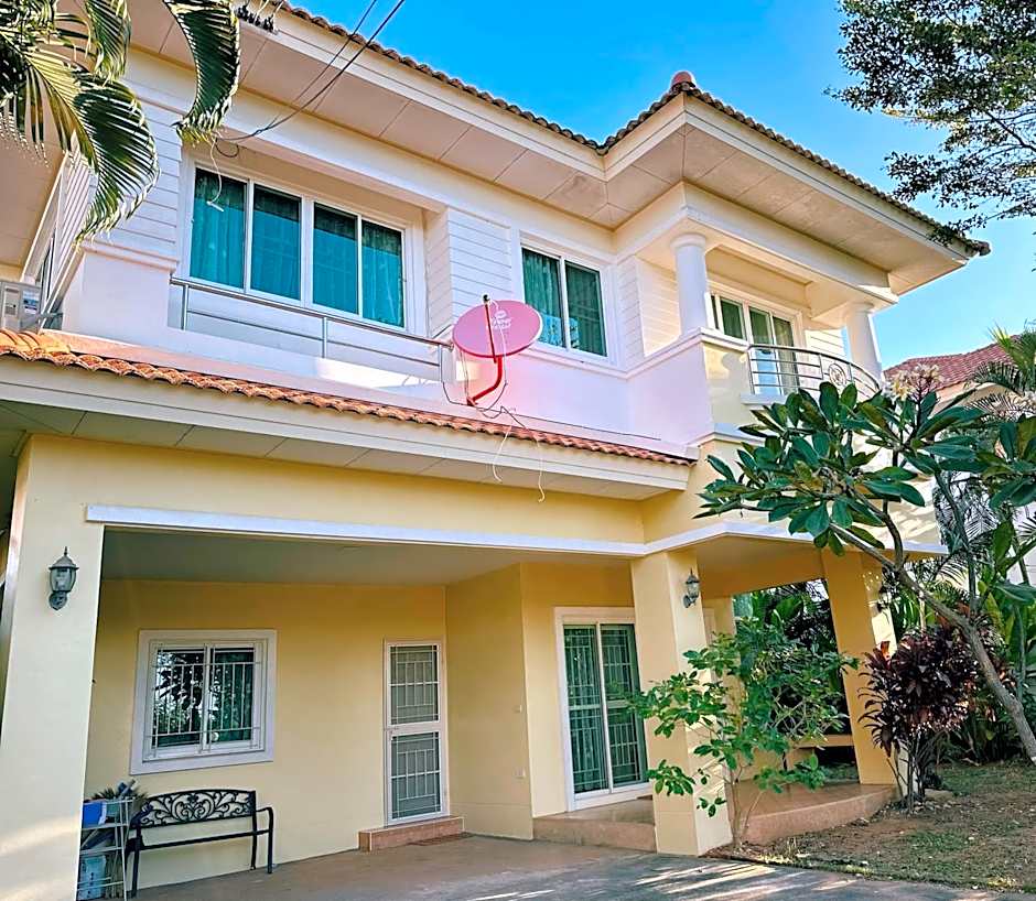 228 sqm large house gated community