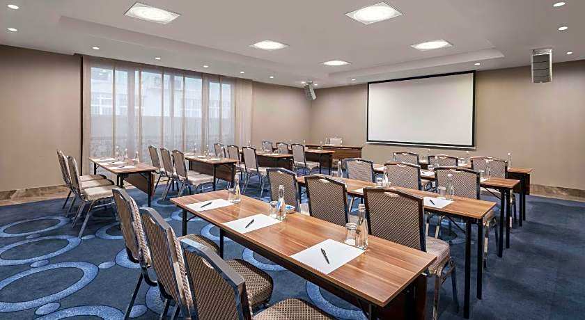 DoubleTree by Hilton Istanbul Gayrettepe