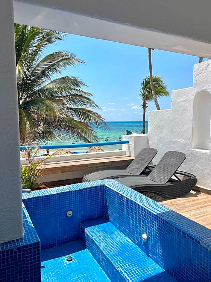 Pelicano Inn Playa del Carmen - Beachfront Hotel