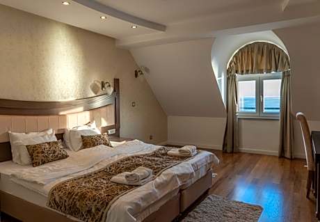 Economy Twin Room