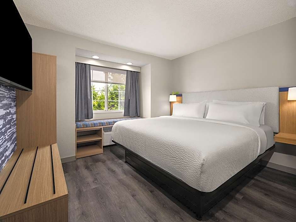Garner Hotel Greenville East by IHG