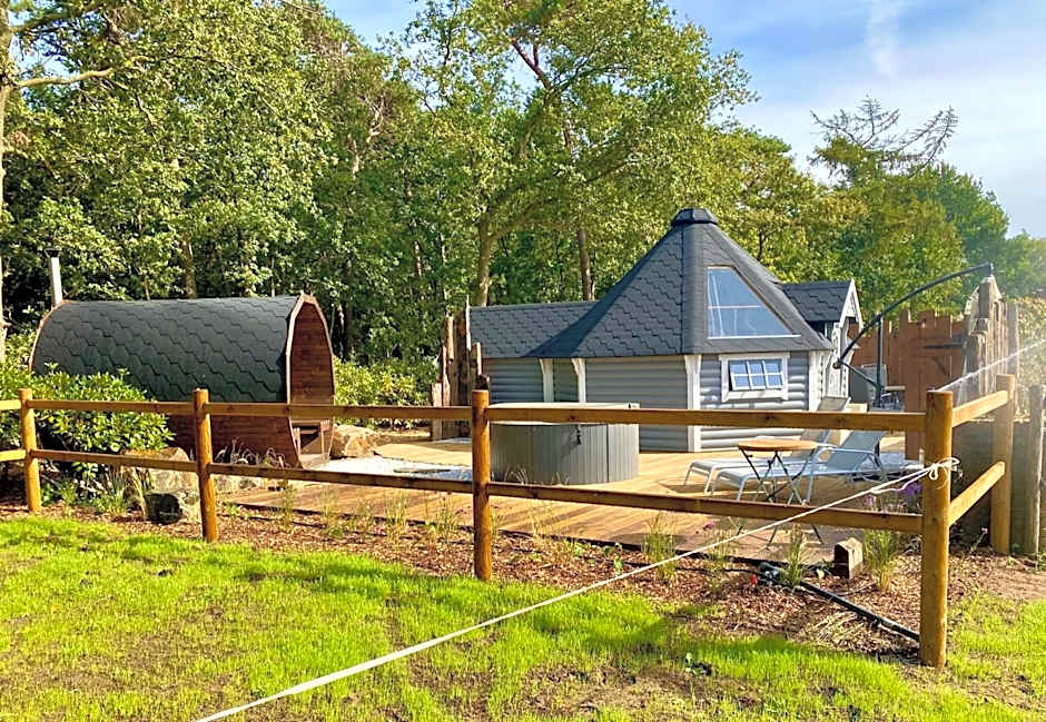 Luxe Finse Kota met Jacuzzi en SaunaBarrel de Zandhoef