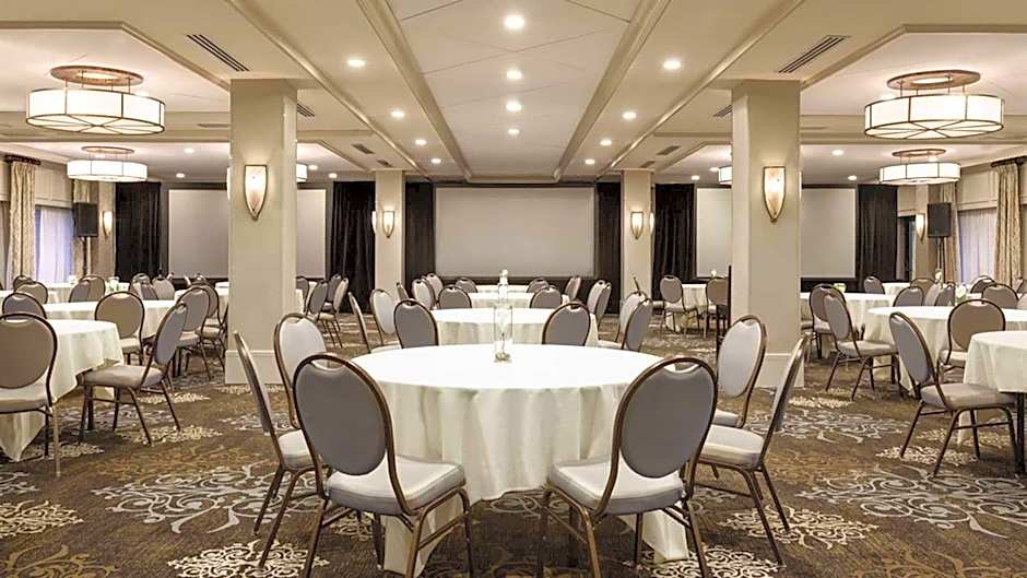 Woodcliff Hotel And Spa