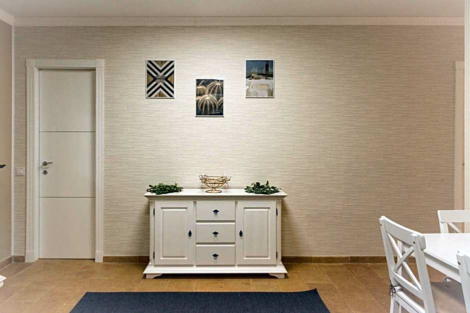 Lira Holiday Apartments