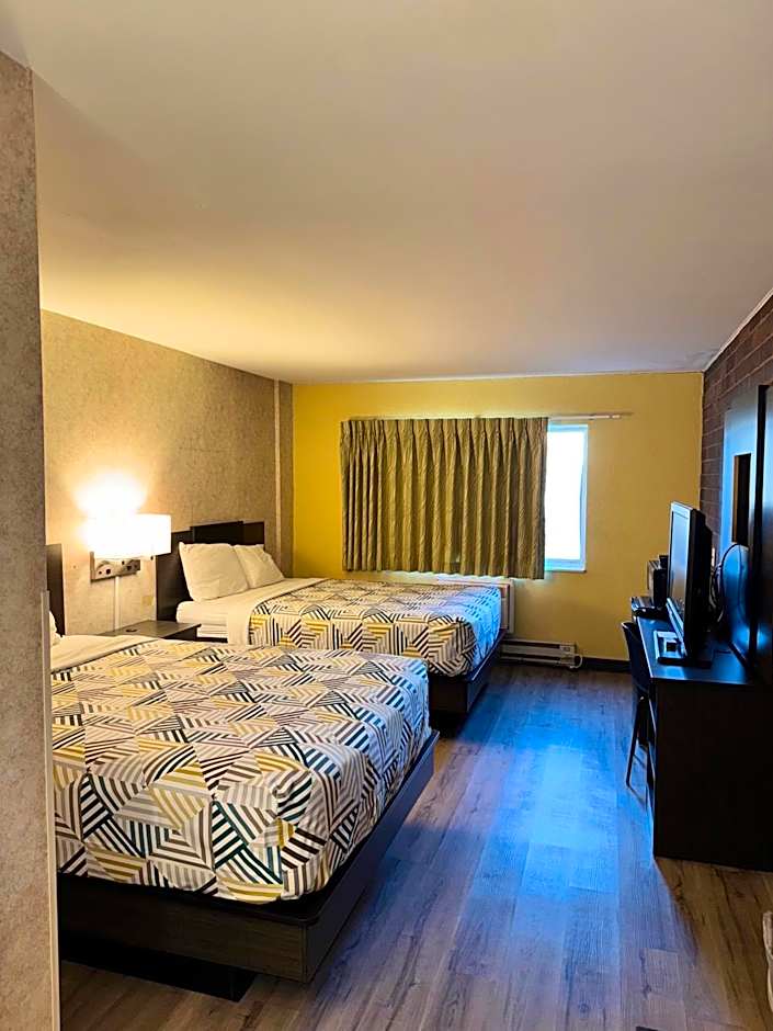 Motel 6-Eau Claire, WI