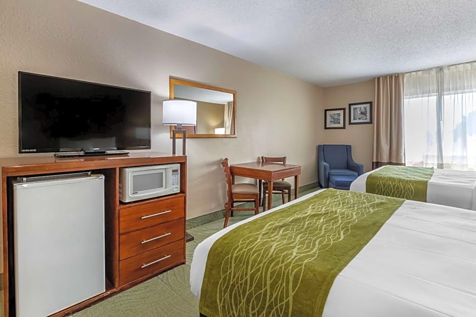 Comfort Inn Muscatine near Hwy 61