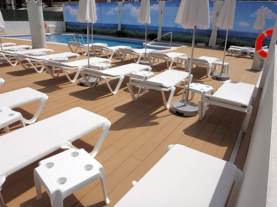 Riviera Beachotel - Adults Recommended