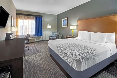 1 King Bed, Non-Smoking