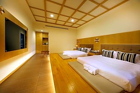 Japanese-Style Quadruple Room