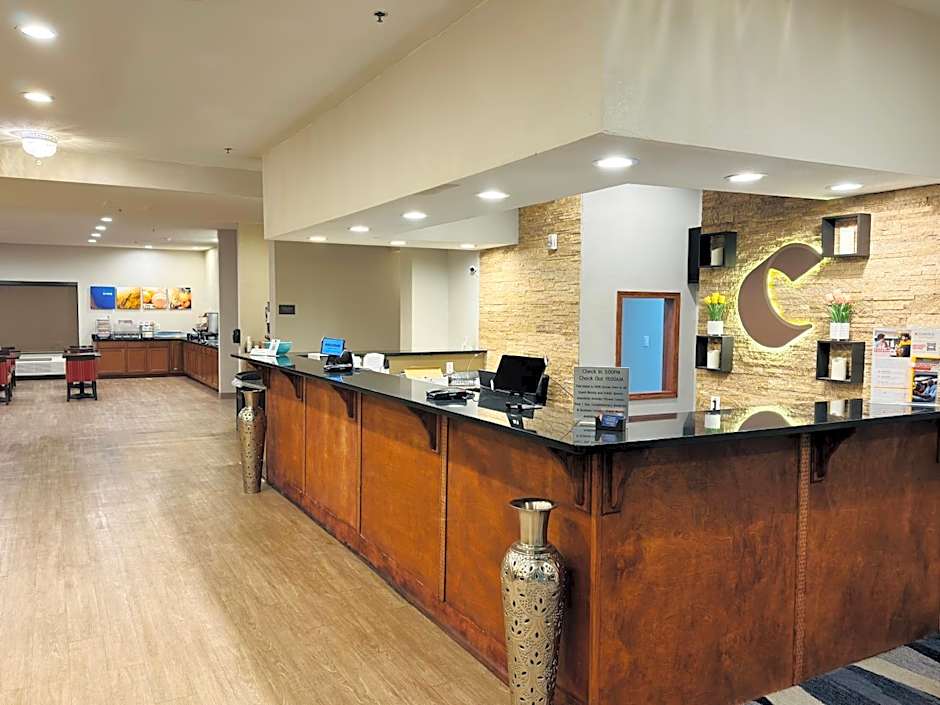 Comfort Suites Plymouth near US-30