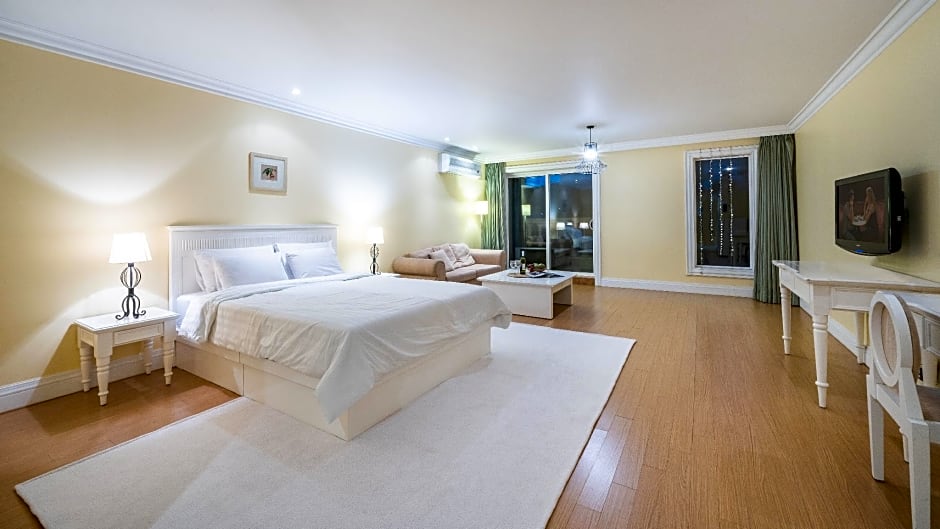 Yangyang Golden Bay Pension