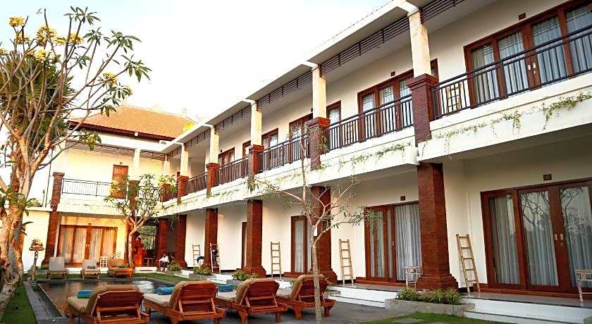 seno guesthouse and cafe