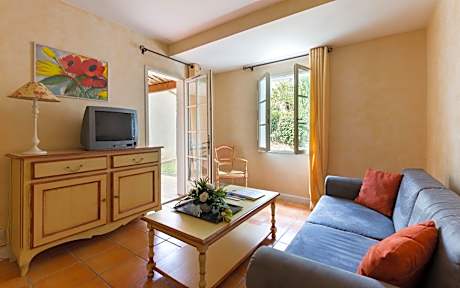 Studio House (2 people)