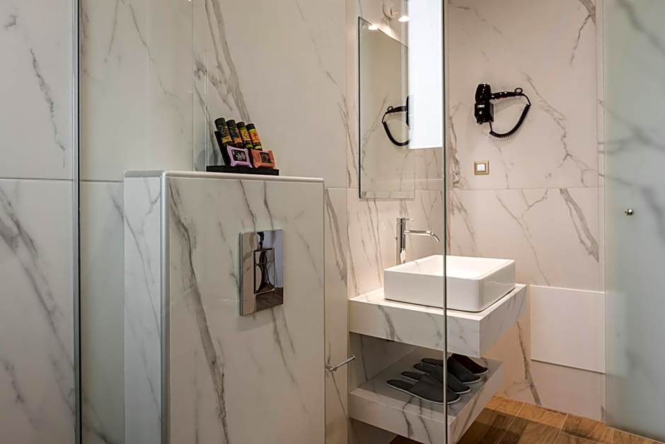 Aequor Luxury Rooms & Apartments